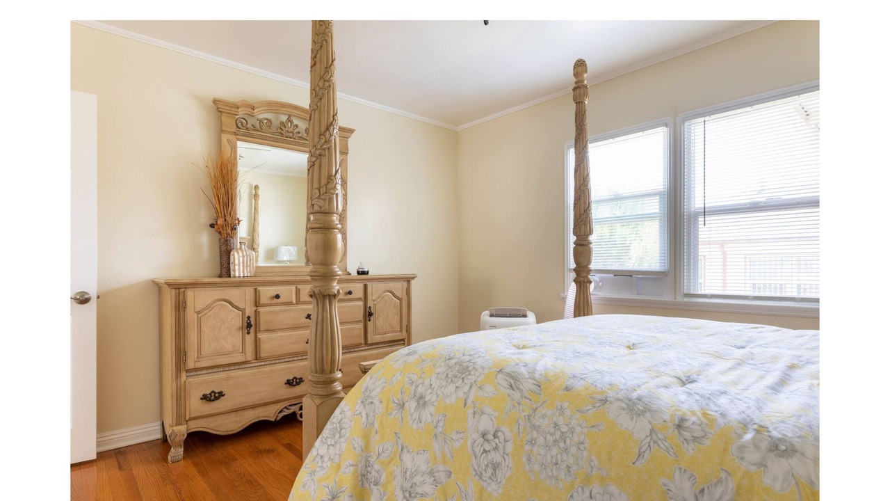Photo of Bedroom in Ladera Heights