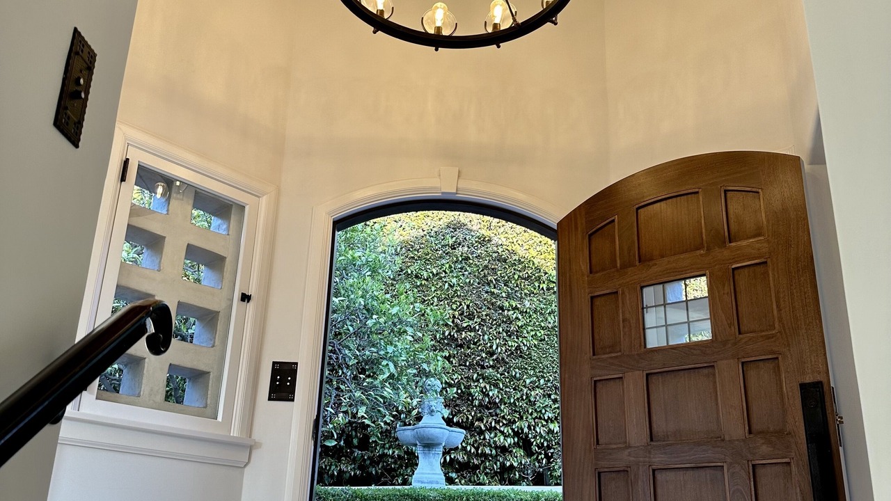 Photo of Others in Hollywood Hills