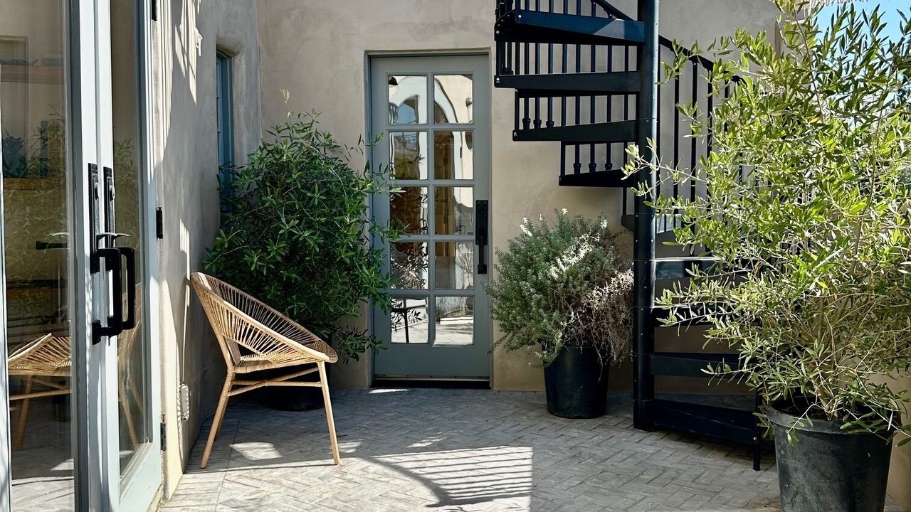 Photo of Patio Balcony in Hollywood Hills
