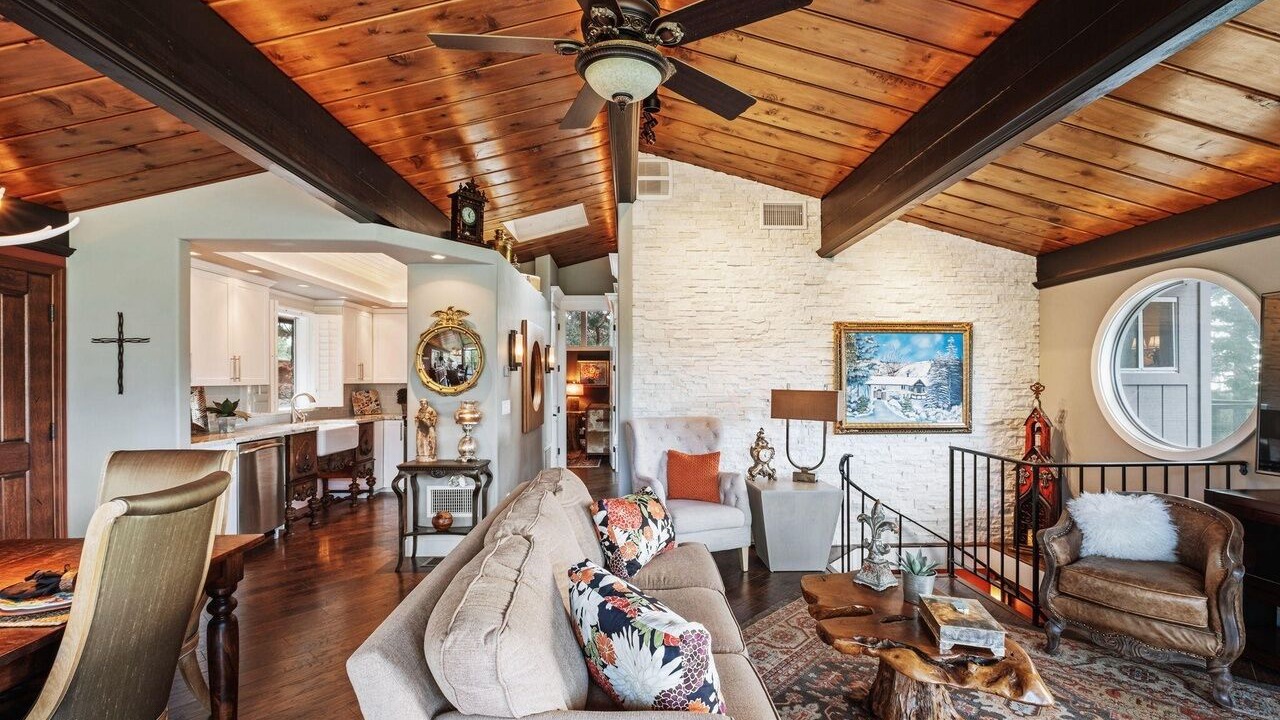 Photo of Livingroom in Idyllwild