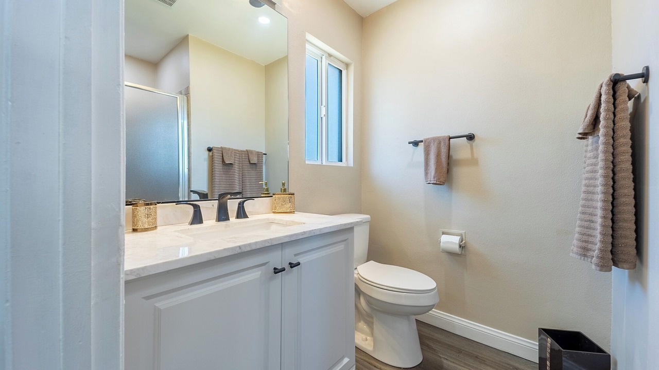 Photo of Bathroom in Harbor