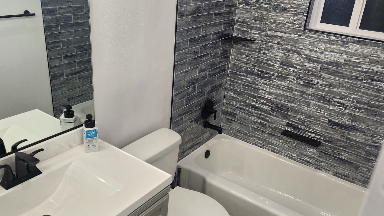 Photo of Bathroom in Harbor