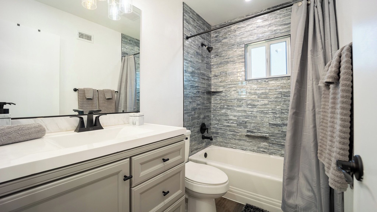 Photo of Bathroom in Harbor