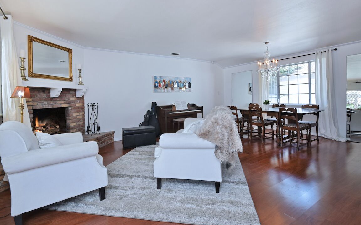 Photo of Livingroom in Shadow Hills