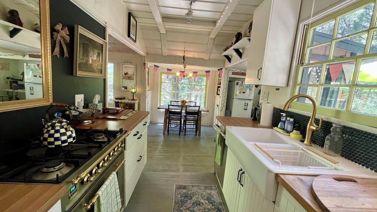 Photo of Kitchen in Blue Jay