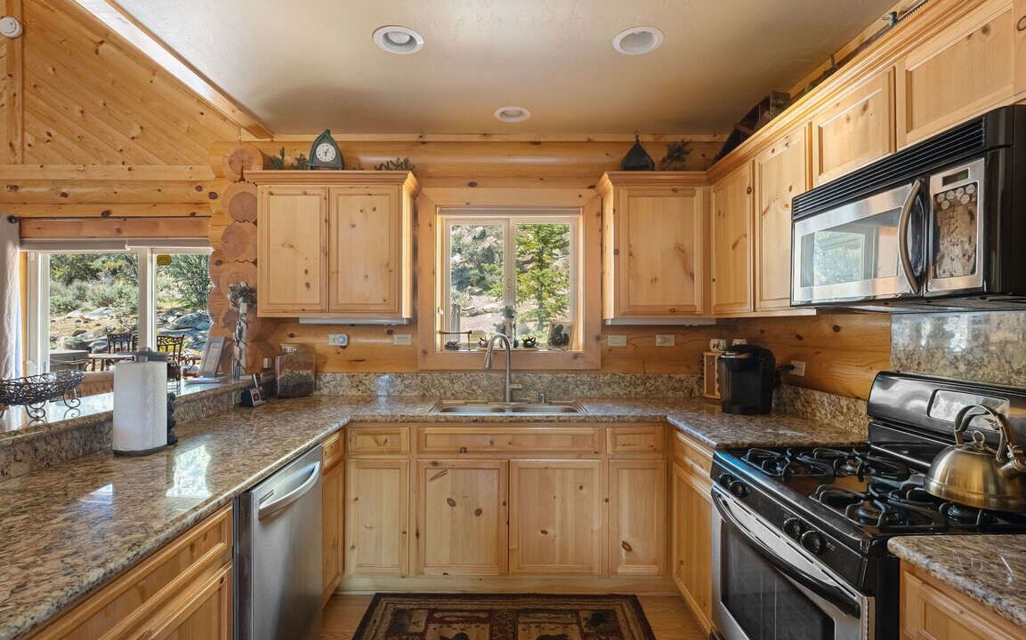 Photo of Kitchen in Castle Glen Estates