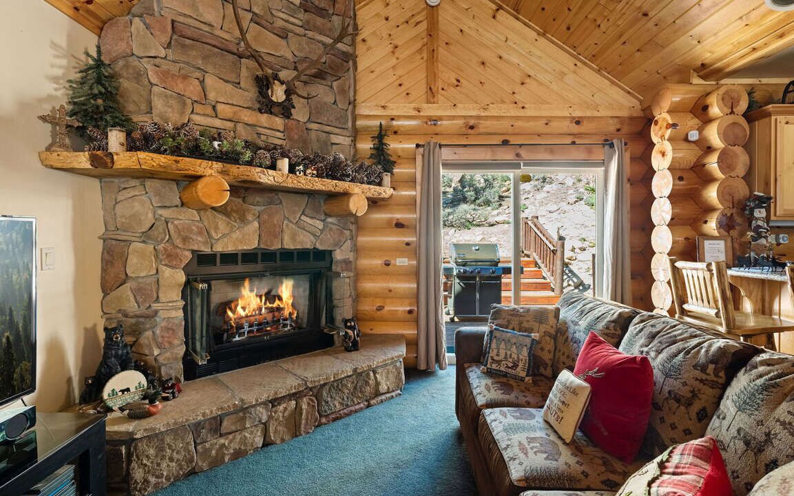 Photo of Livingroom in Castle Glen Estates