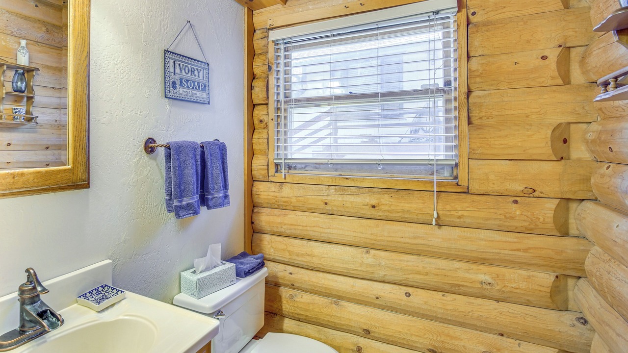 Photo of Bathroom in Cedarpines Park