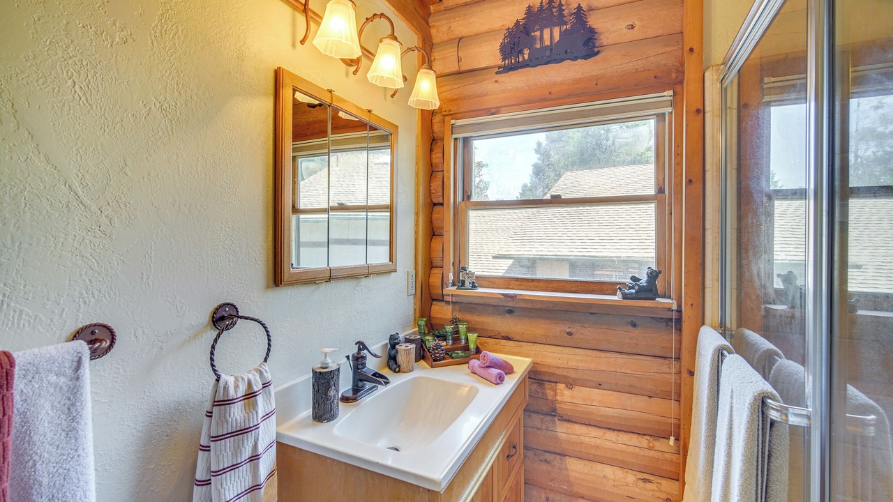 Photo of Bathroom in Cedarpines Park