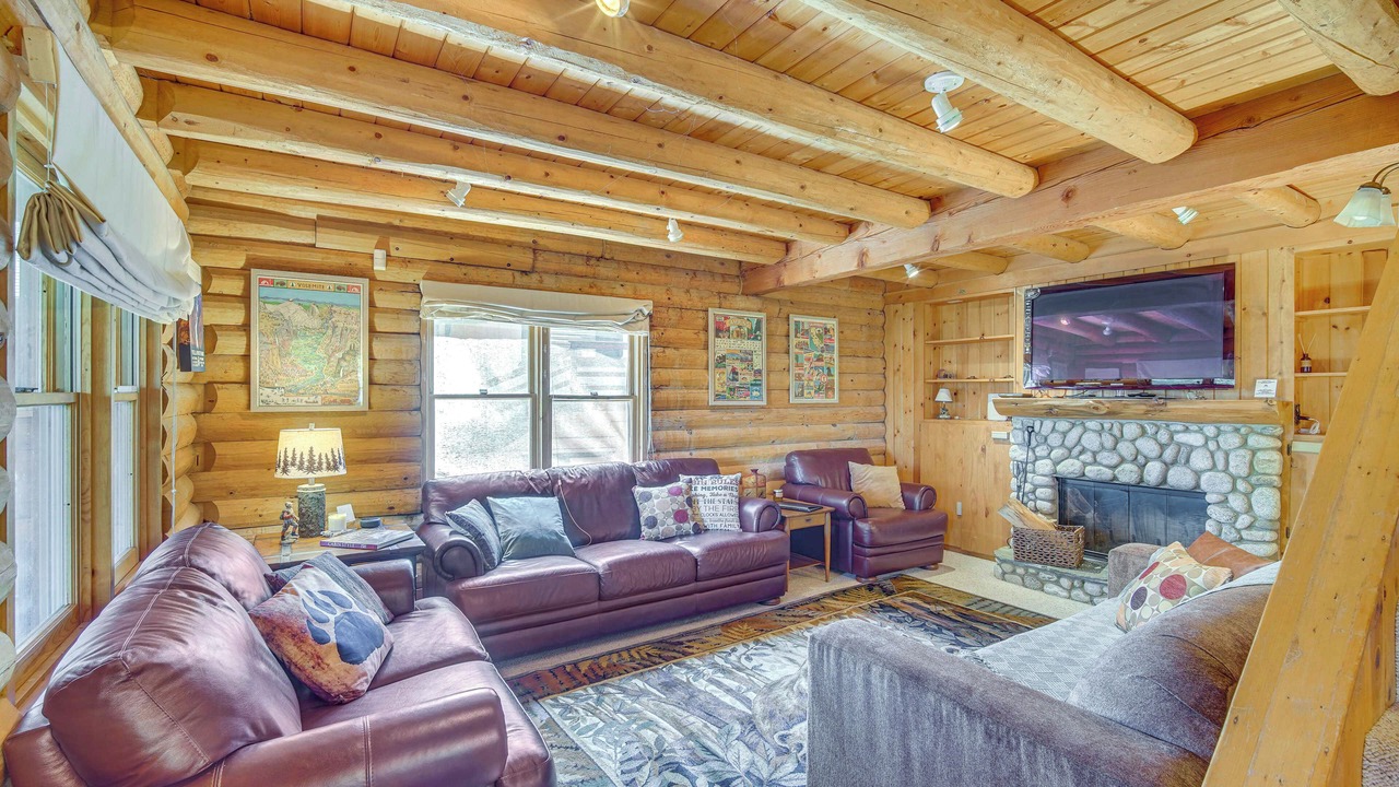 Photo of Livingroom in Cedarpines Park