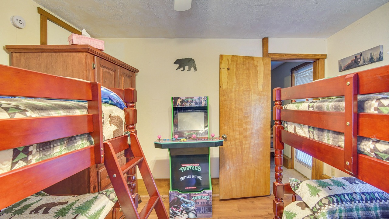 Photo of Bedroom in Cedarpines Park
