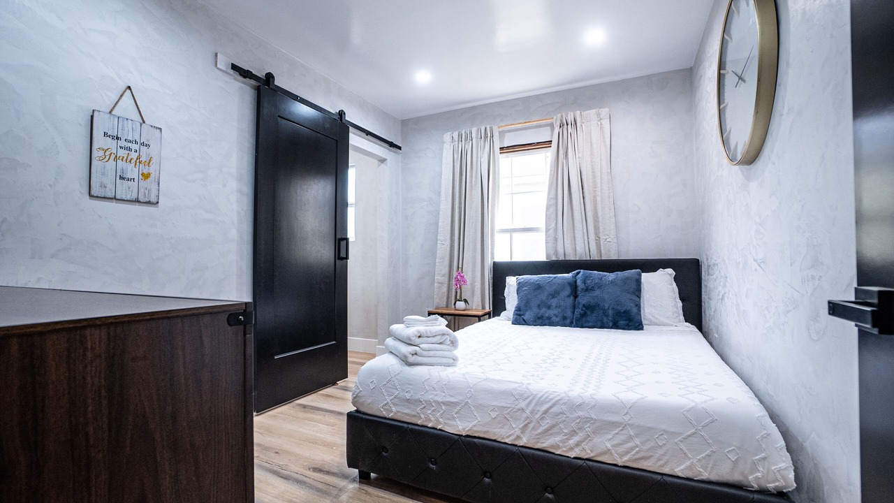 Photo of Bedroom in Burbank