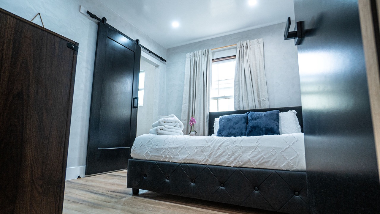 Photo of Bedroom in Burbank