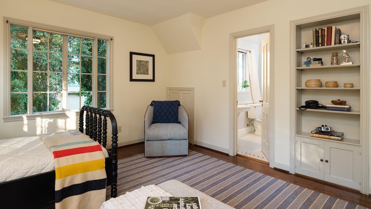 Photo of Bedroom in North Central