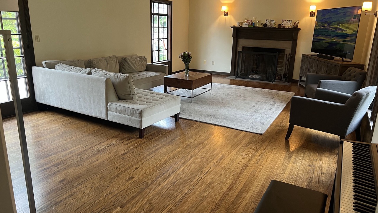 Photo of Livingroom in North Central