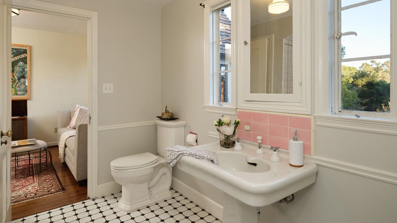 Photo of Bathroom in North Central