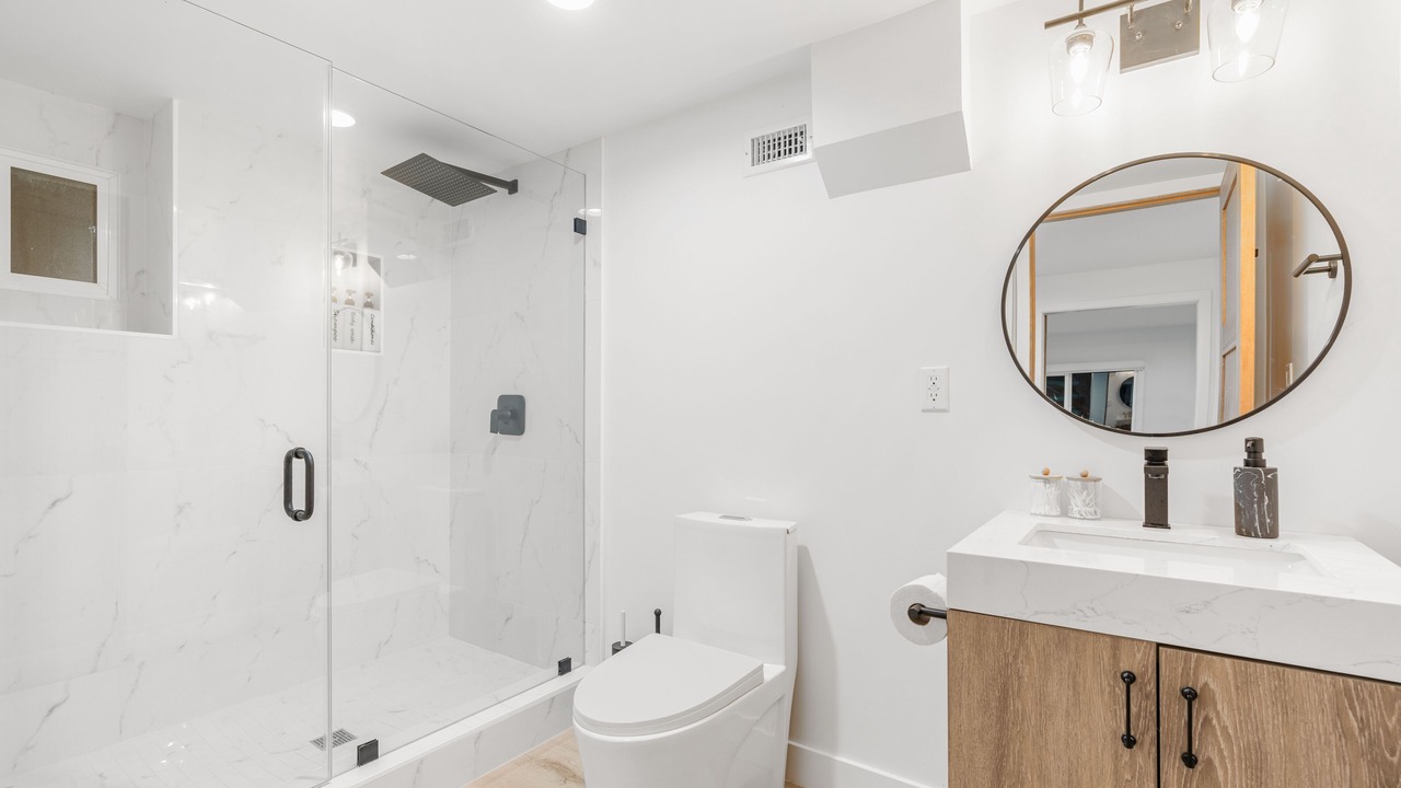 Photo of Bathroom in Los Feliz
