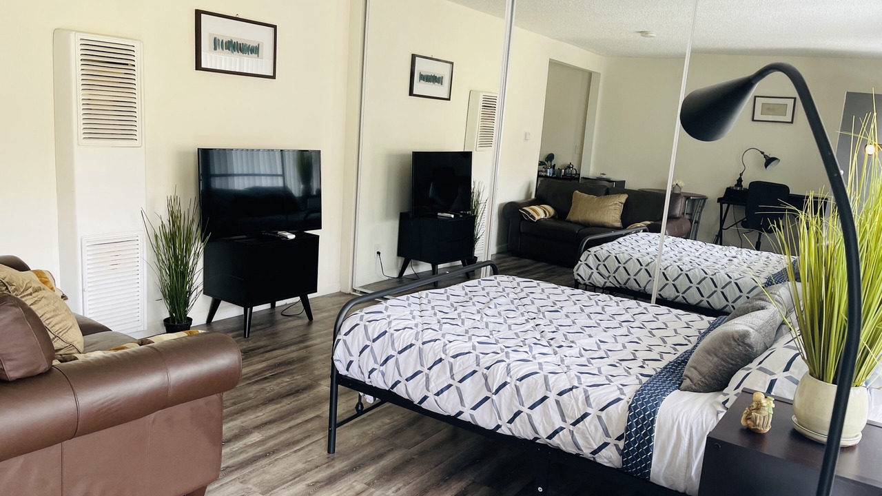 Photo of Bedroom in Sawtelle