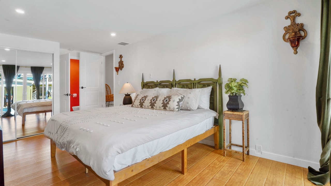 Photo of Bedroom in Woodland Hills