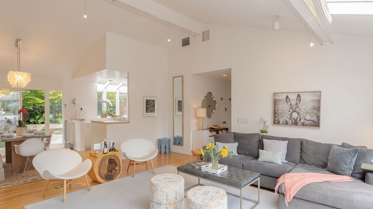 Photo of Livingroom in Carmel Point