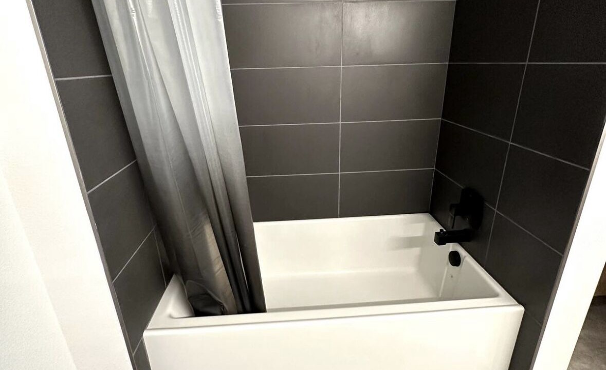 Photo of Bathroom in Platinum Triangle
