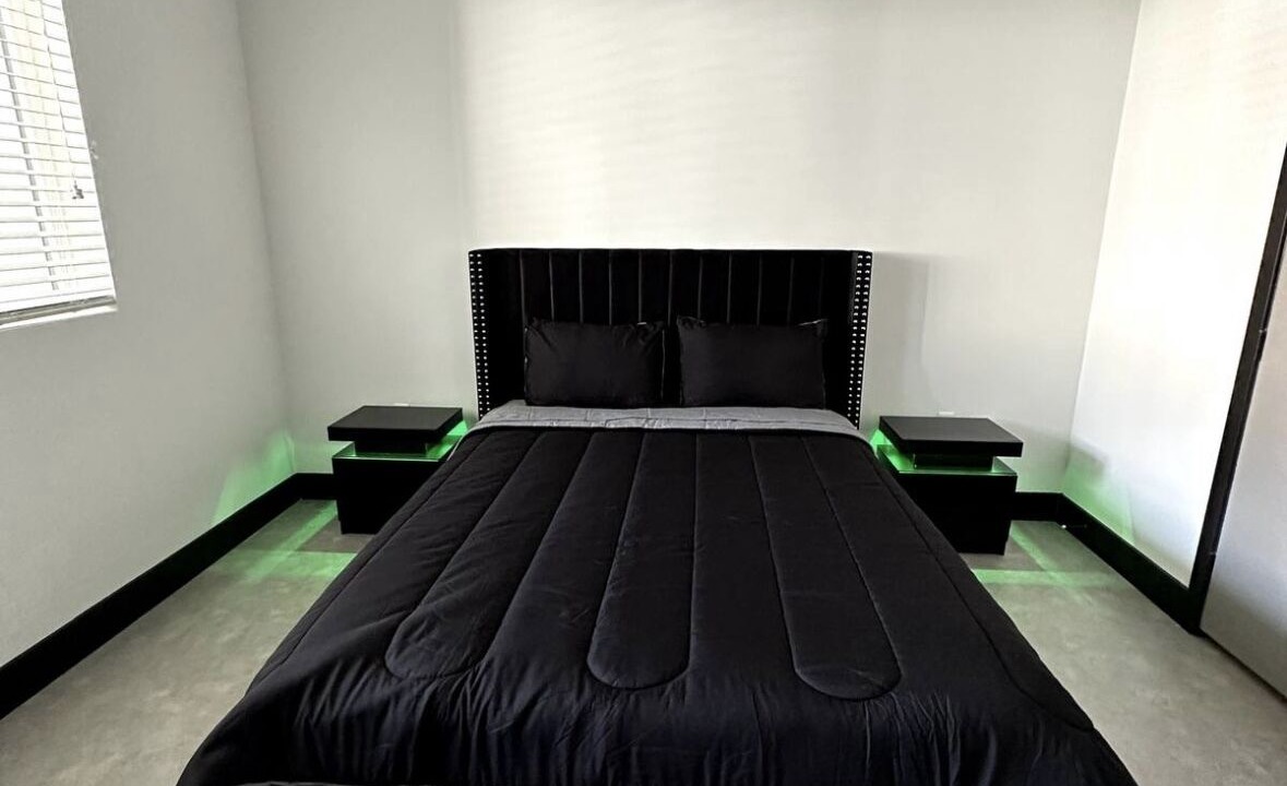 Photo of Bedroom in Platinum Triangle