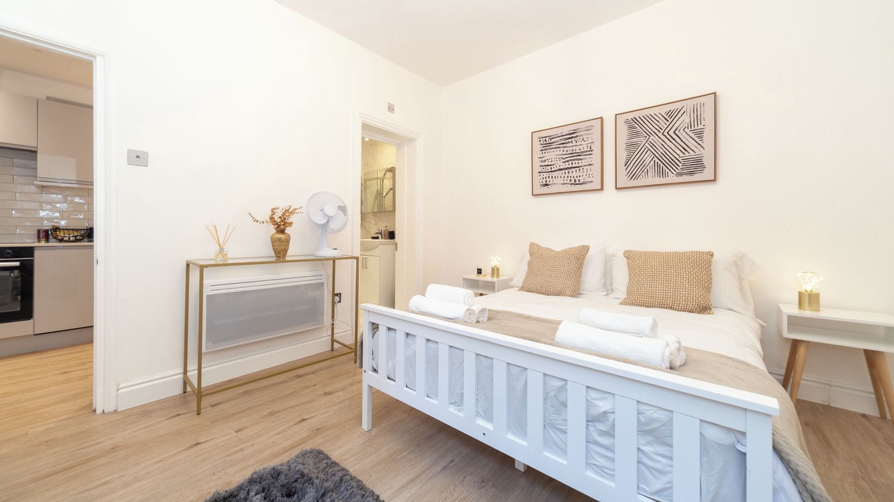 Photo of Bedroom in Queen's Gate