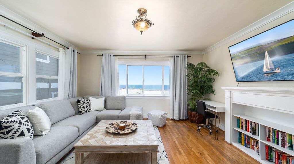 Photo of Livingroom in The Strand