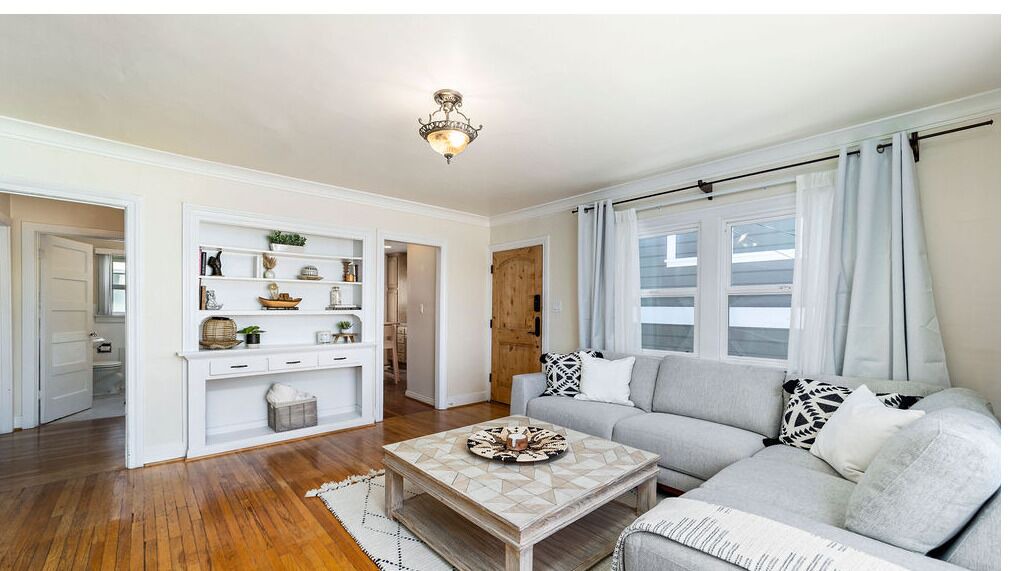 Photo of Livingroom in The Strand