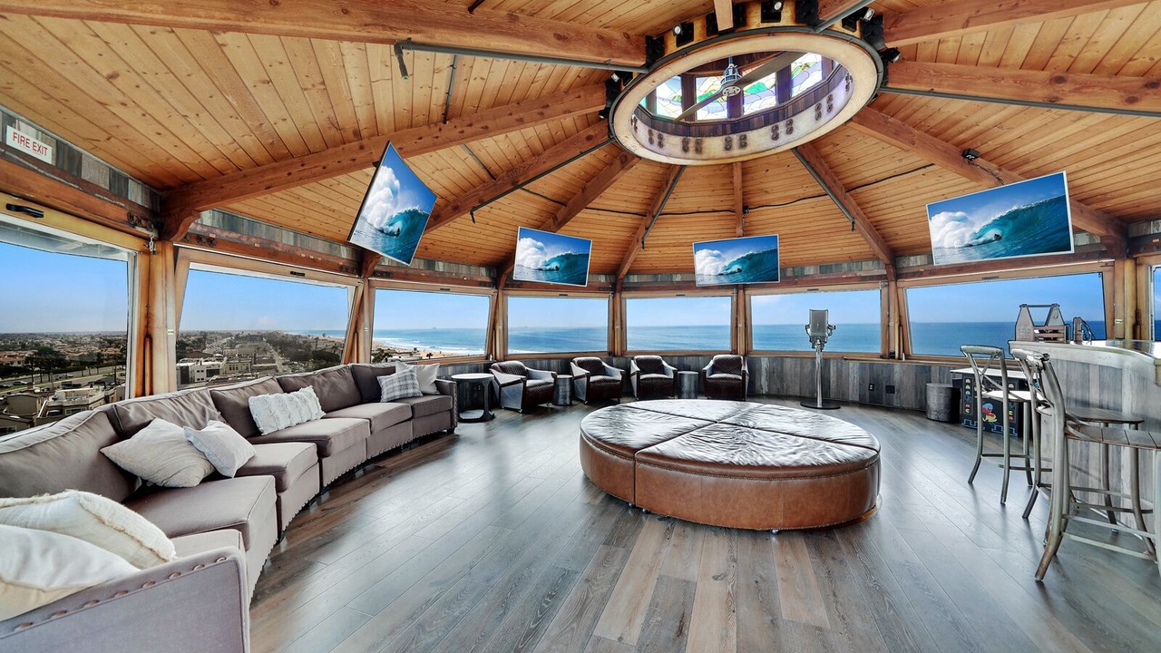 Photo of Livingroom in Seal Beach
