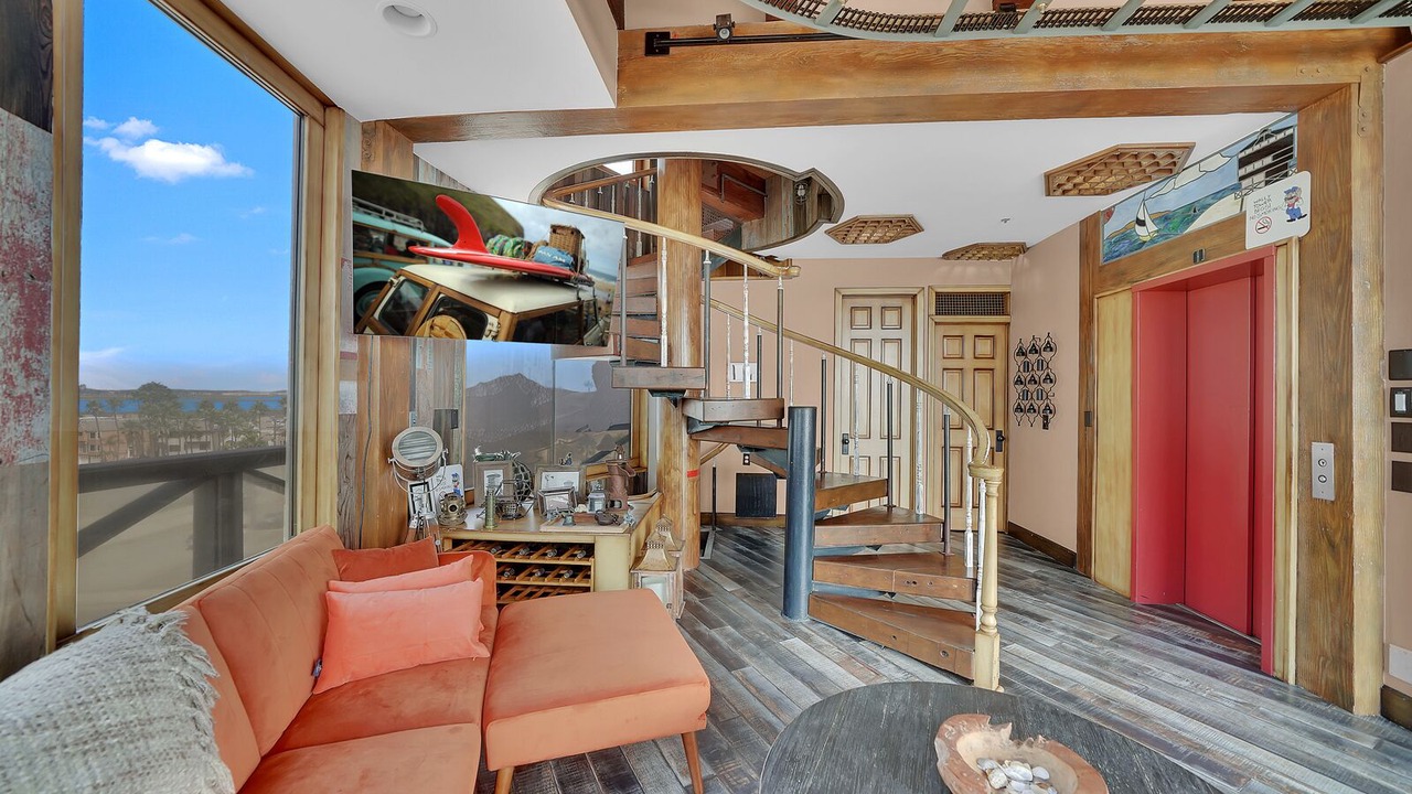 Photo of Livingroom in Seal Beach