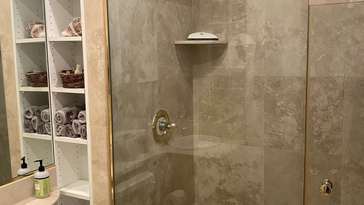 Photo of Bathroom in Gas Lamp Section