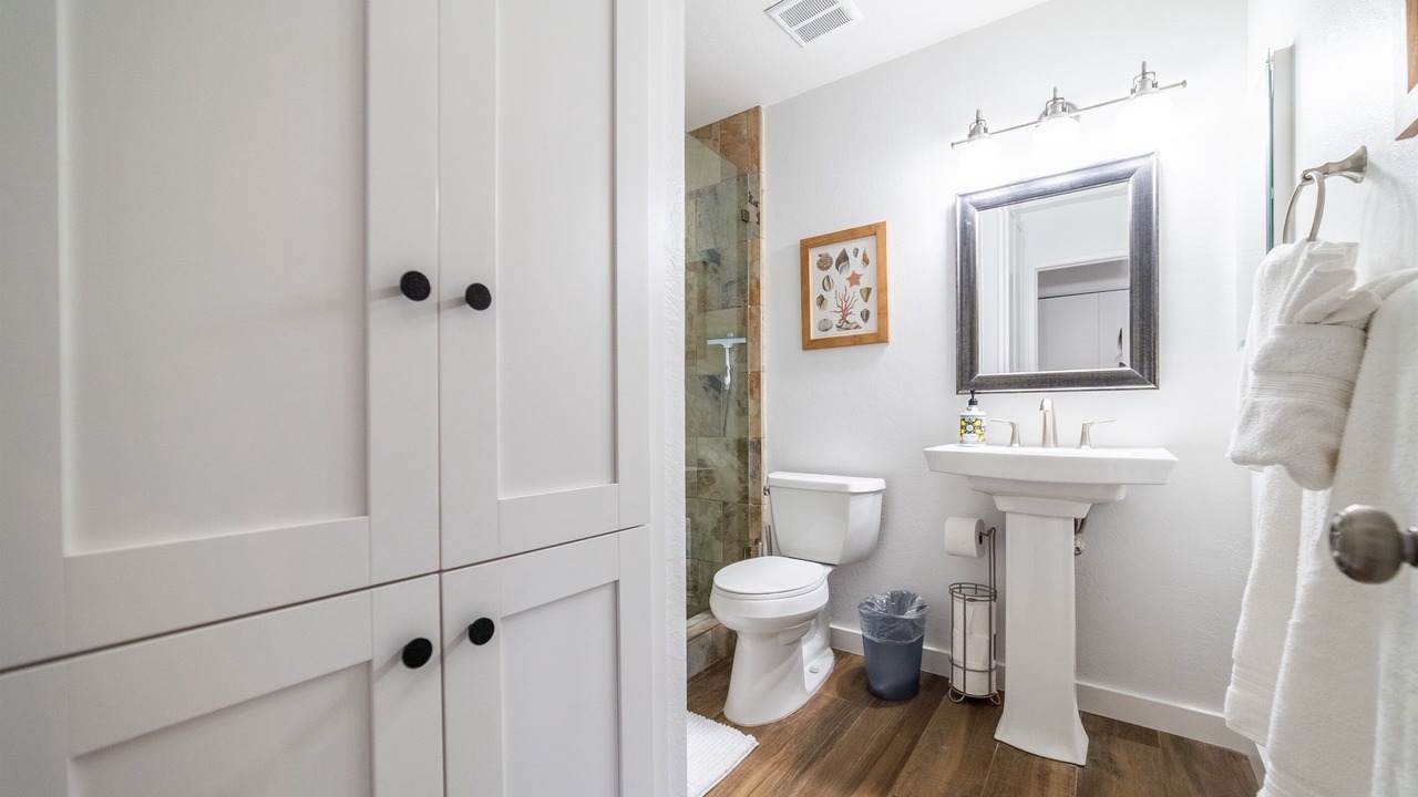 Photo of Bathroom in Cardiff-by-the-Sea