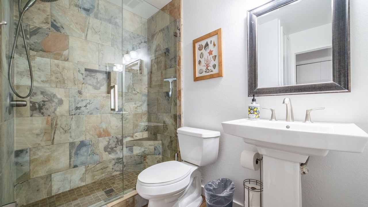 Photo of Bathroom in Cardiff-by-the-Sea