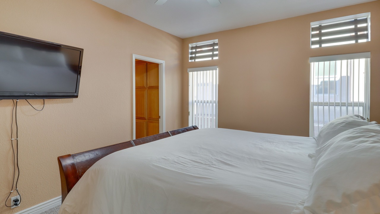 Photo of Bedroom in Needles