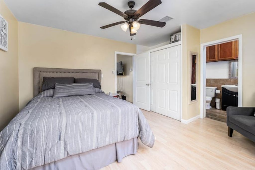 Photo of Bedroom in Lennox