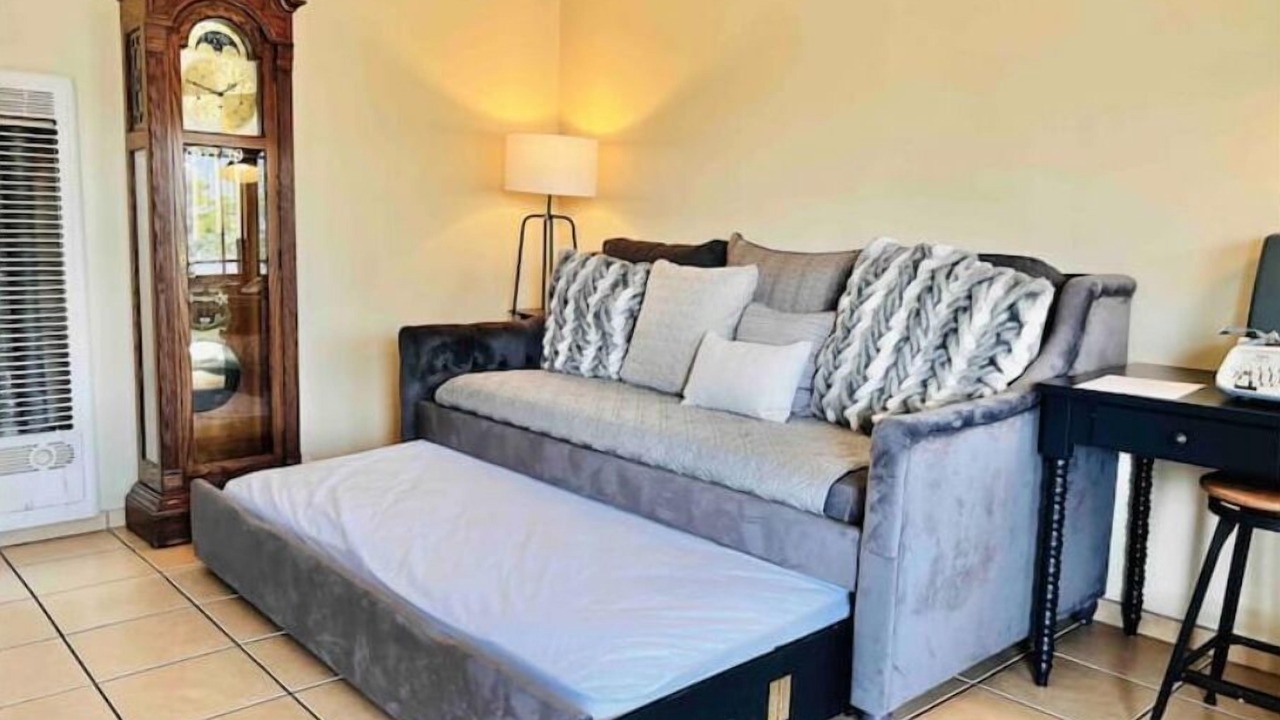 Photo of Livingroom in Lennox
