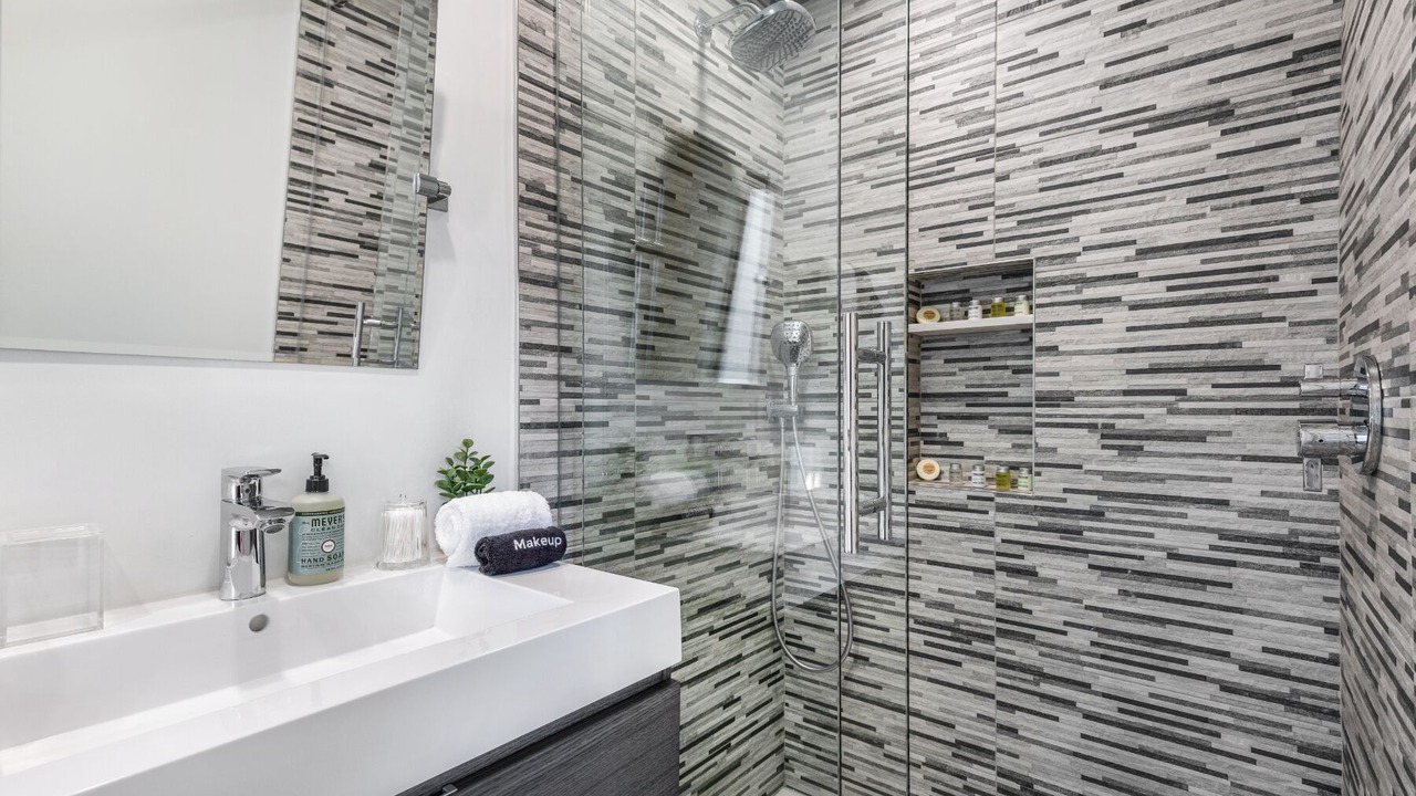 Photo of Bathroom in Carthay Circle