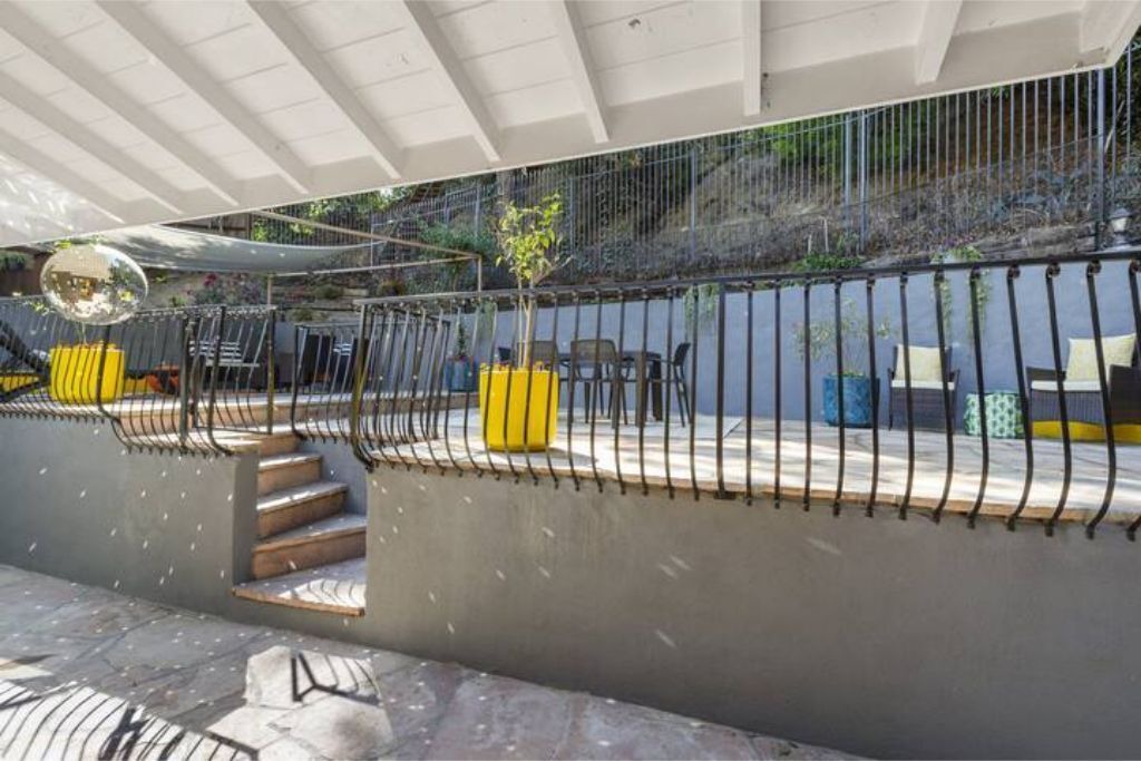 Photo of Patio Balcony in Beachwood Canyon