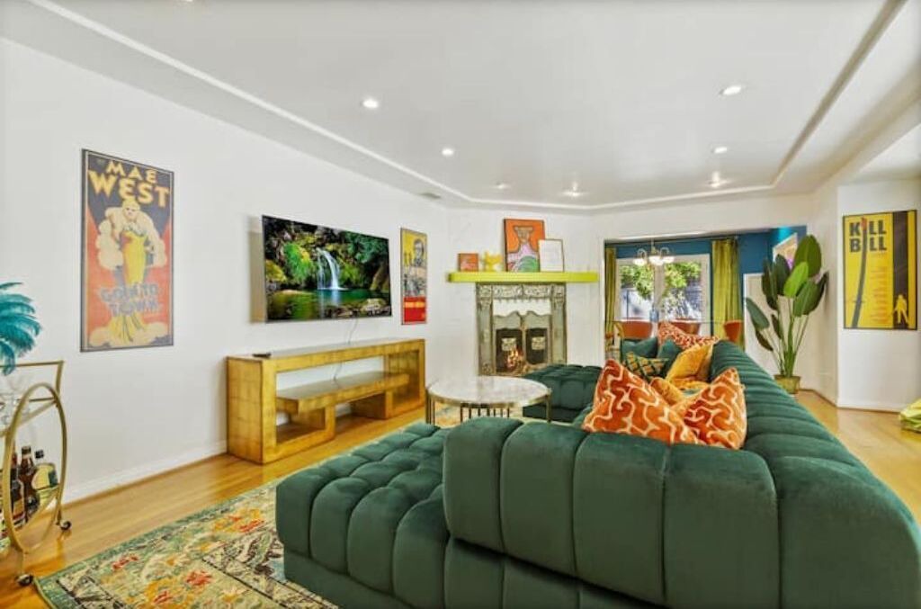 Photo of Livingroom in Beachwood Canyon