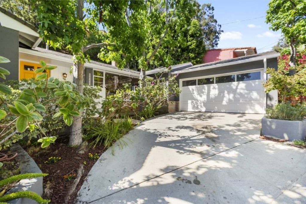 Photo of Outdoor in Beachwood Canyon