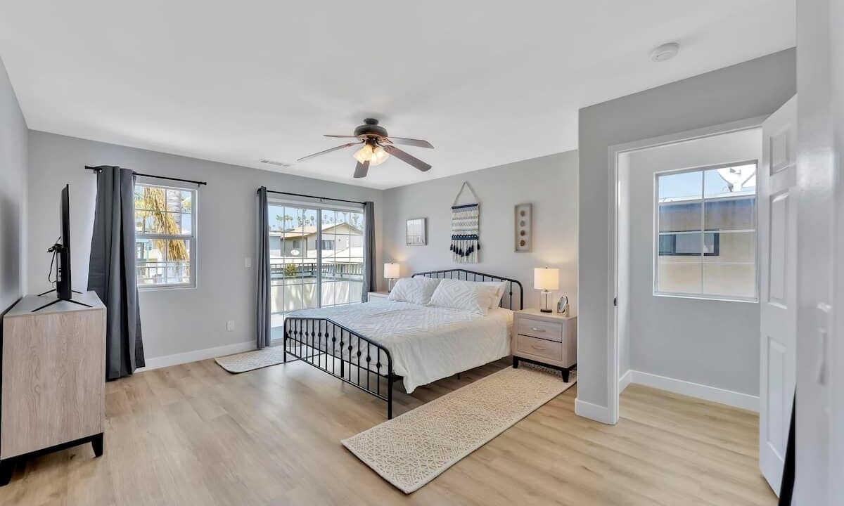 Photo of Bedroom in Belmont Shore