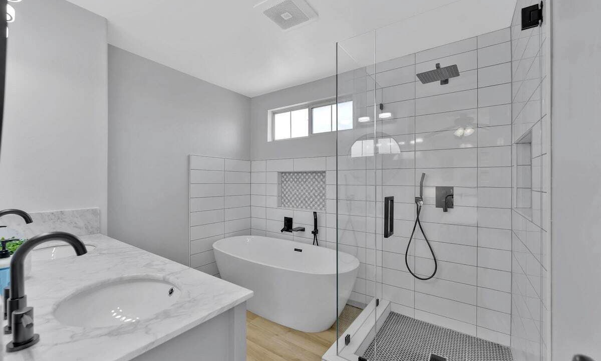 Photo of Bathroom in Belmont Shore