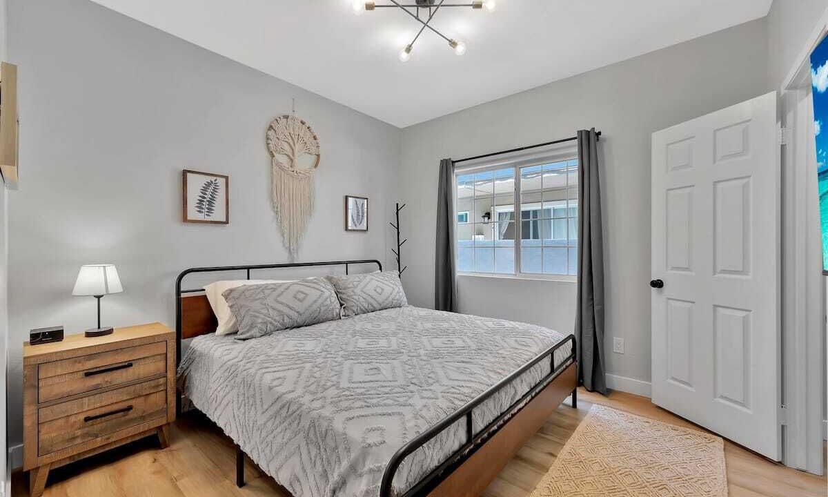 Photo of Bedroom in Belmont Shore