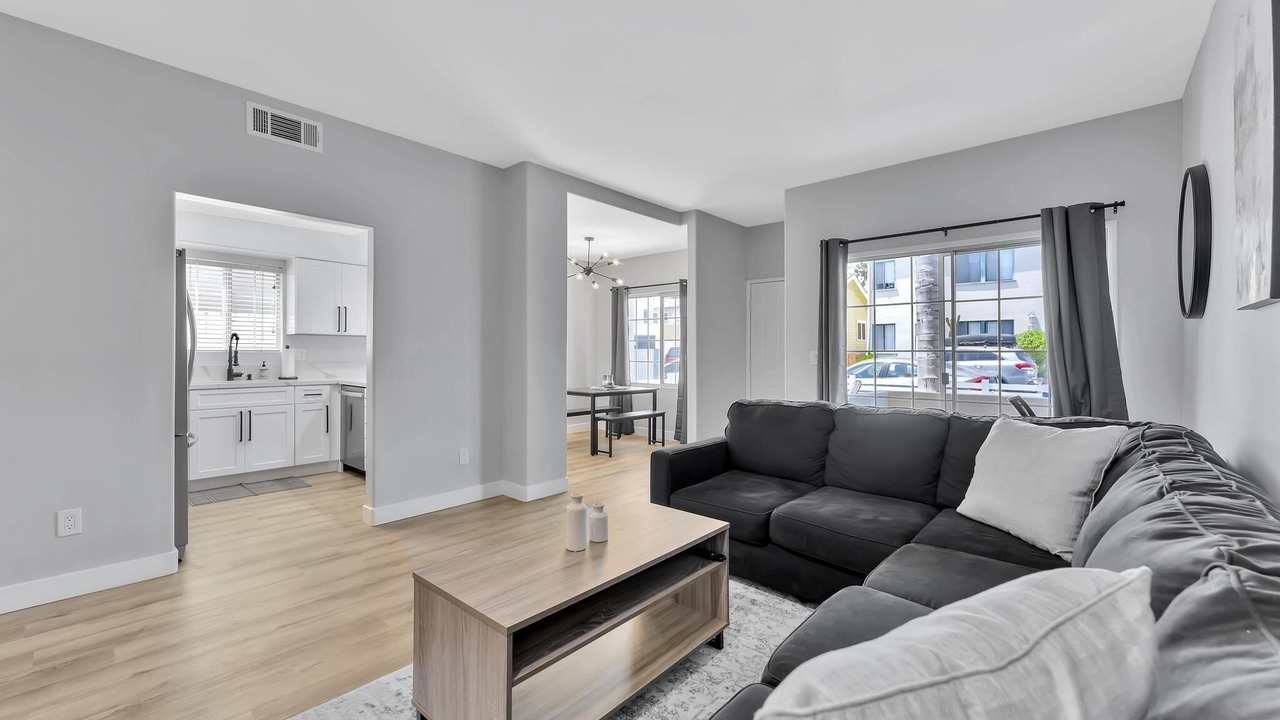 Photo of Livingroom in Belmont Shore