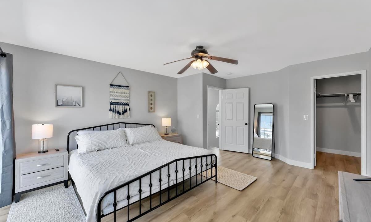 Photo of Bedroom in Belmont Shore