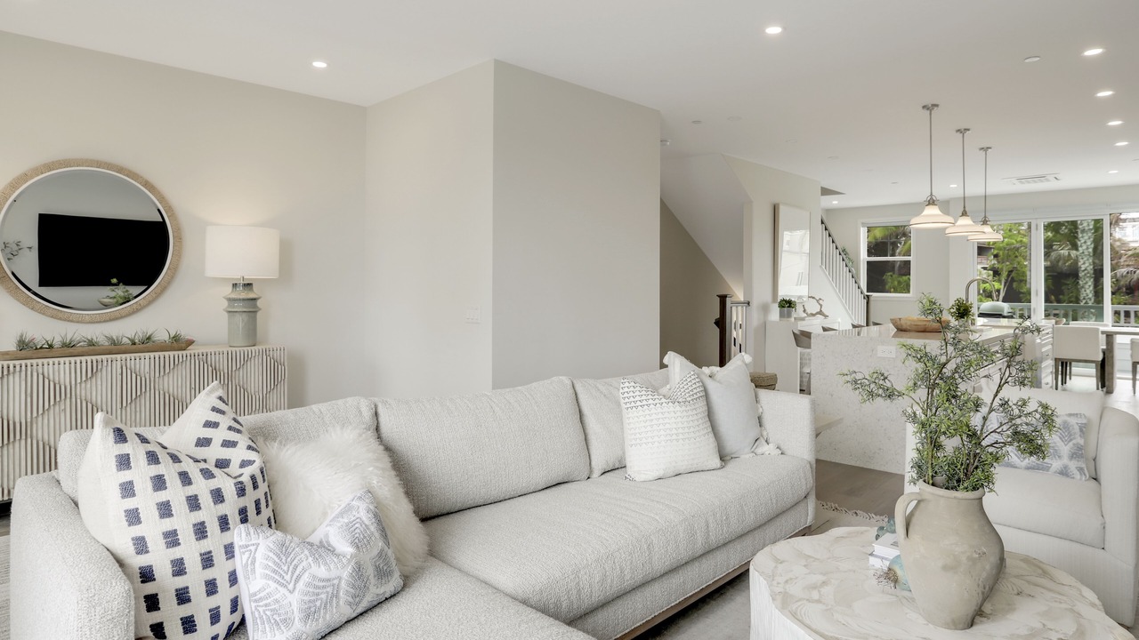 Photo of Livingroom in Beach Barber Tract