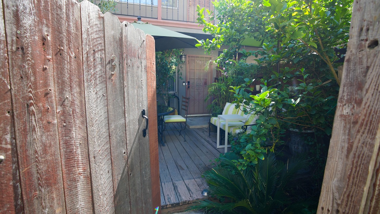 Photo of Patio Balcony in North Hollywood