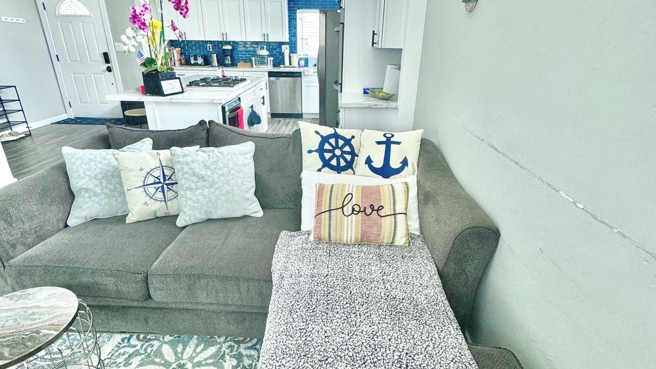 Photo of Livingroom in Allied Gardens