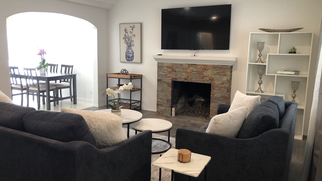 Photo of Livingroom in North Hollywood